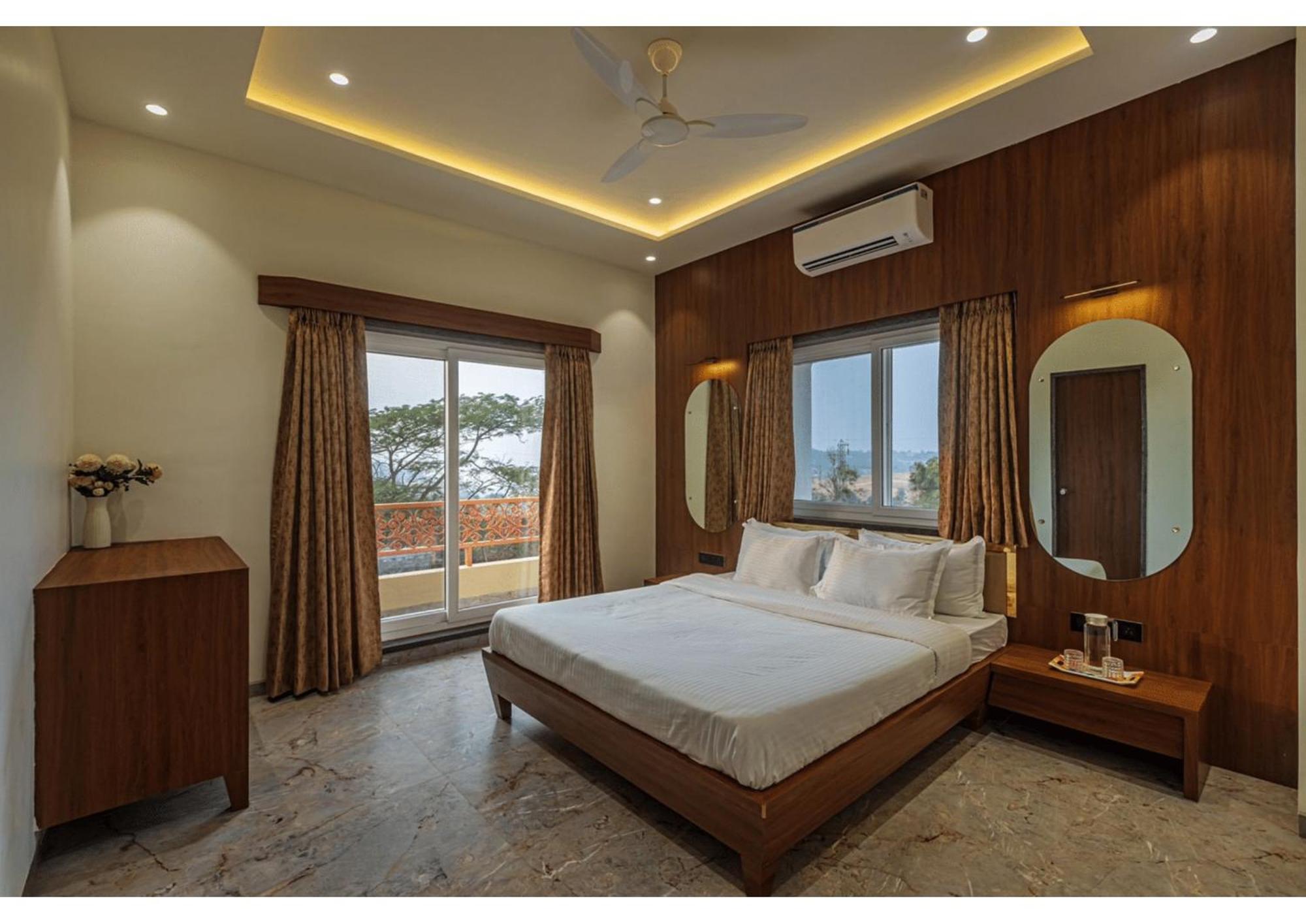 Mountain Glory 8Bhk By Tensorstays, Pool & Theater Игатпури Екстериор снимка